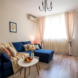 Urban Garden Apartment Sofia