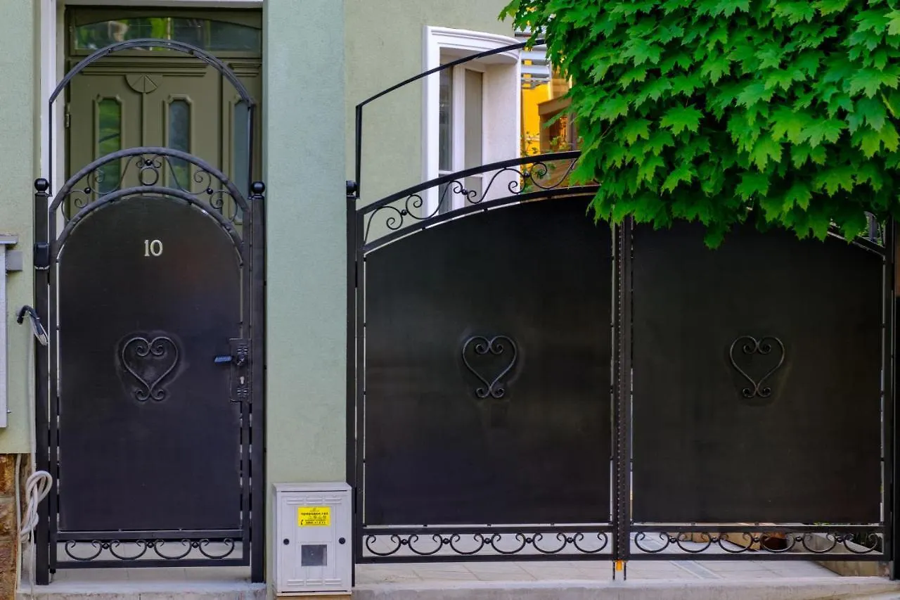 The Olive Green House Burgas Apartment